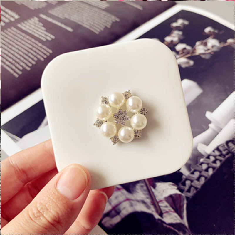 Cute Contact Lenses Case Luxur - огляд і ціна Luxury Skincare Set